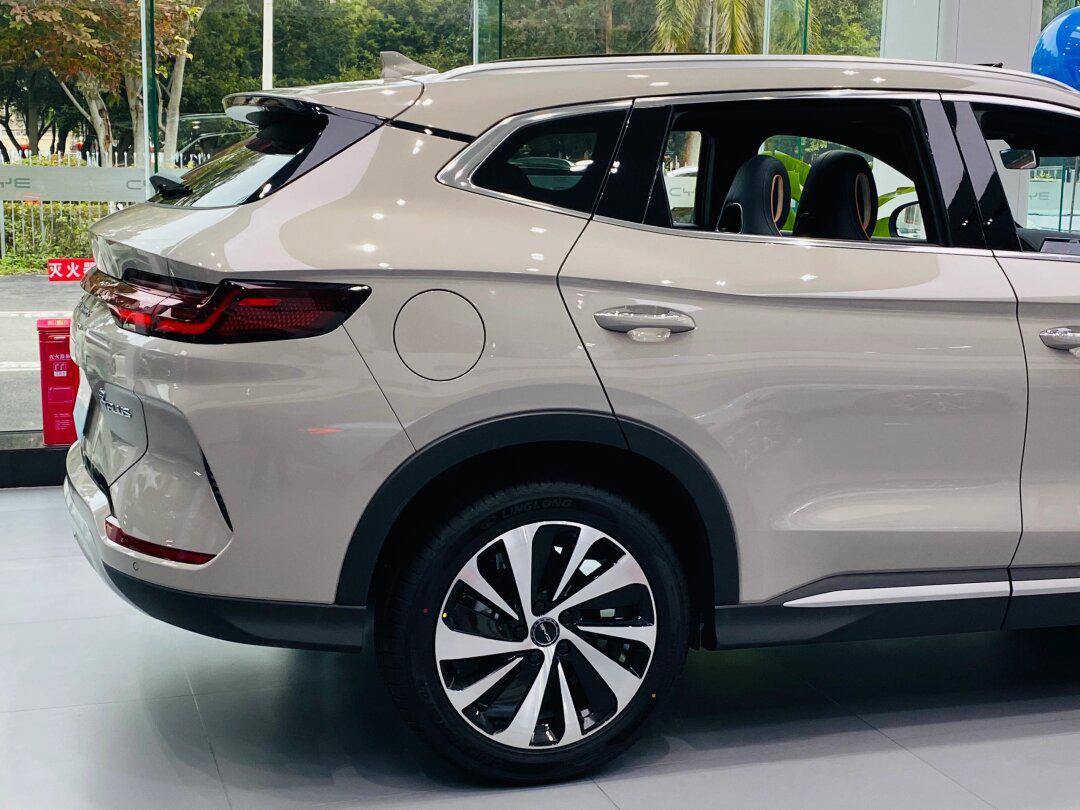 宋plus dm-i的车主提车作业