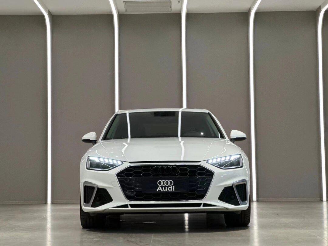 95上奥迪a4l 40时尚动感 21年5月 一手仅3万公里 原版原漆准新状态