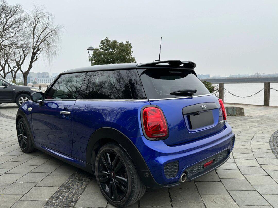 宝马minicooper赛车手