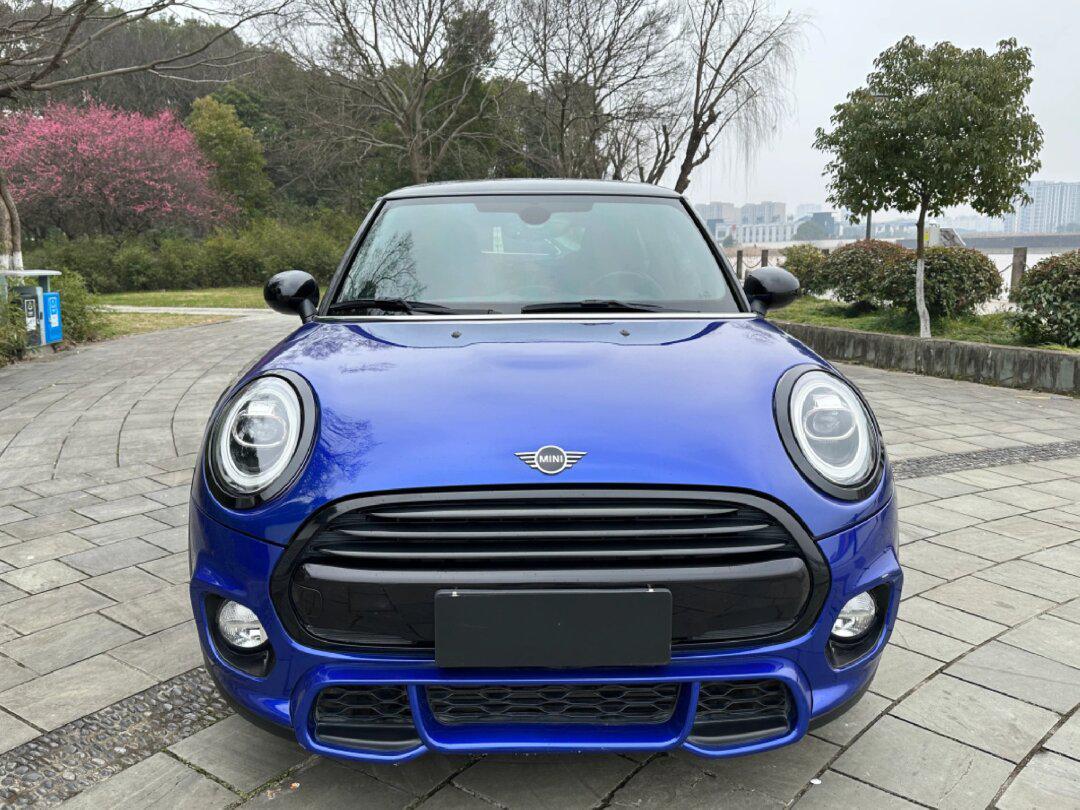 宝马minicooper赛车手