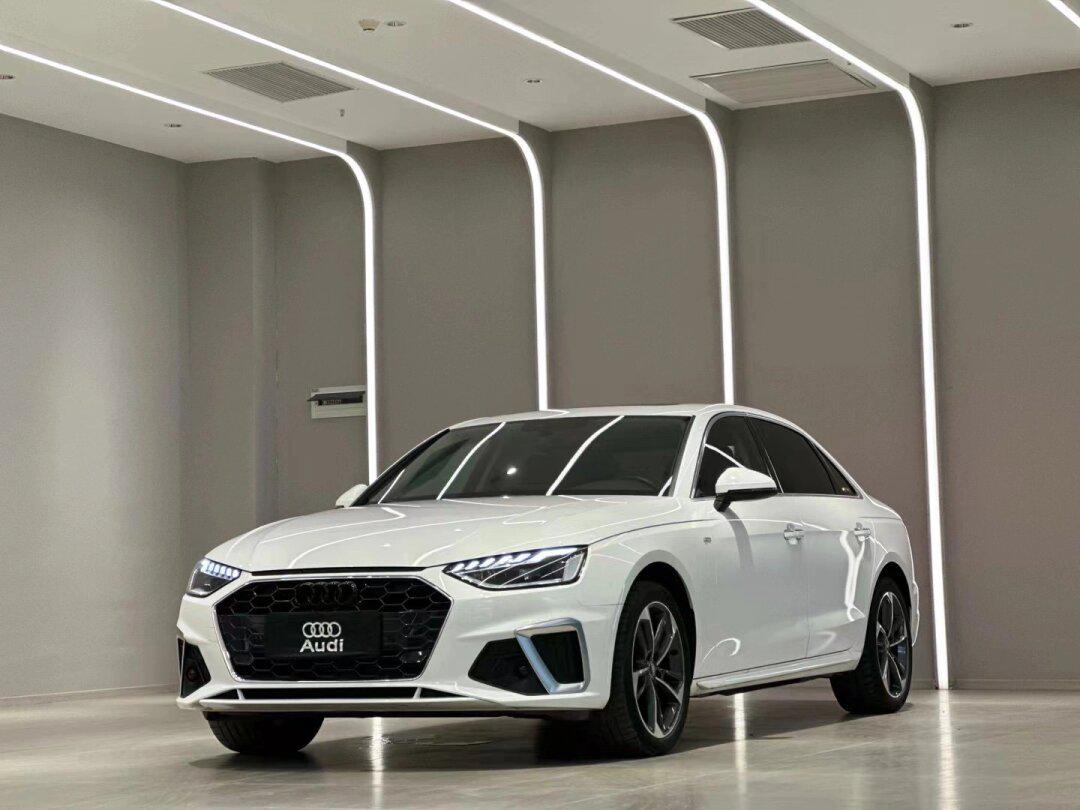 95上奥迪a4l 40时尚动感 21年5月 一手仅3万公里 原版原漆准新状态