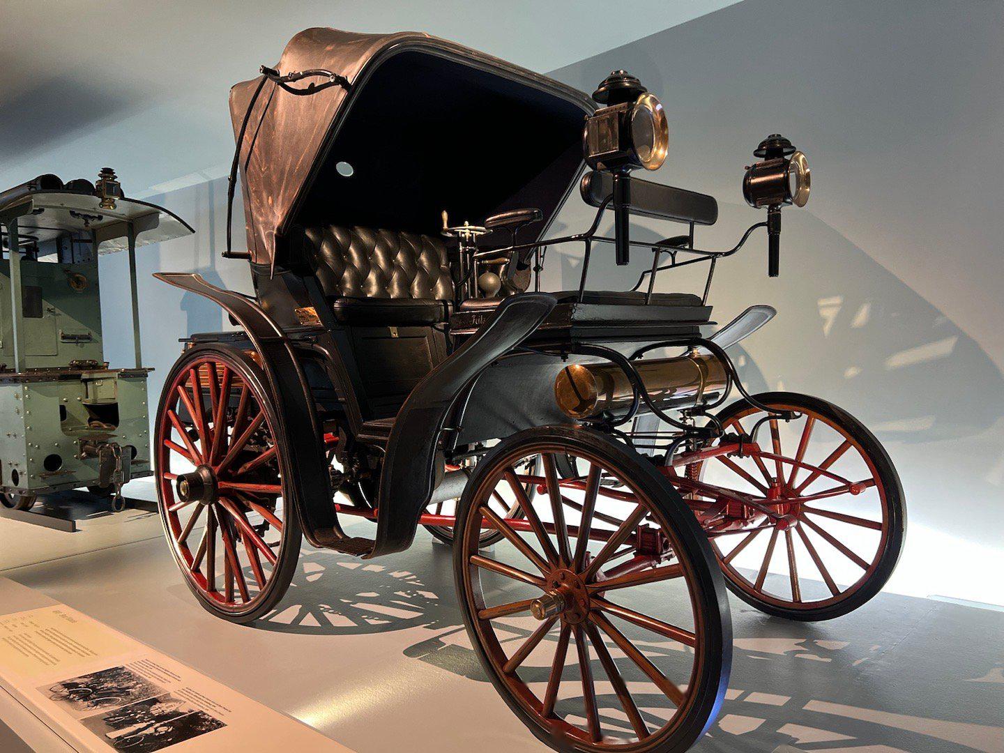 【探访德国斯图加特奔驰博物馆】#纵横四海 一路向前##微博公开课