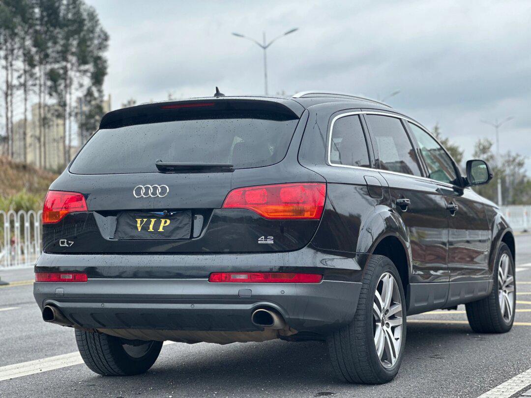 【品牌车型】奥迪 q7 (进口) 2006款 4.