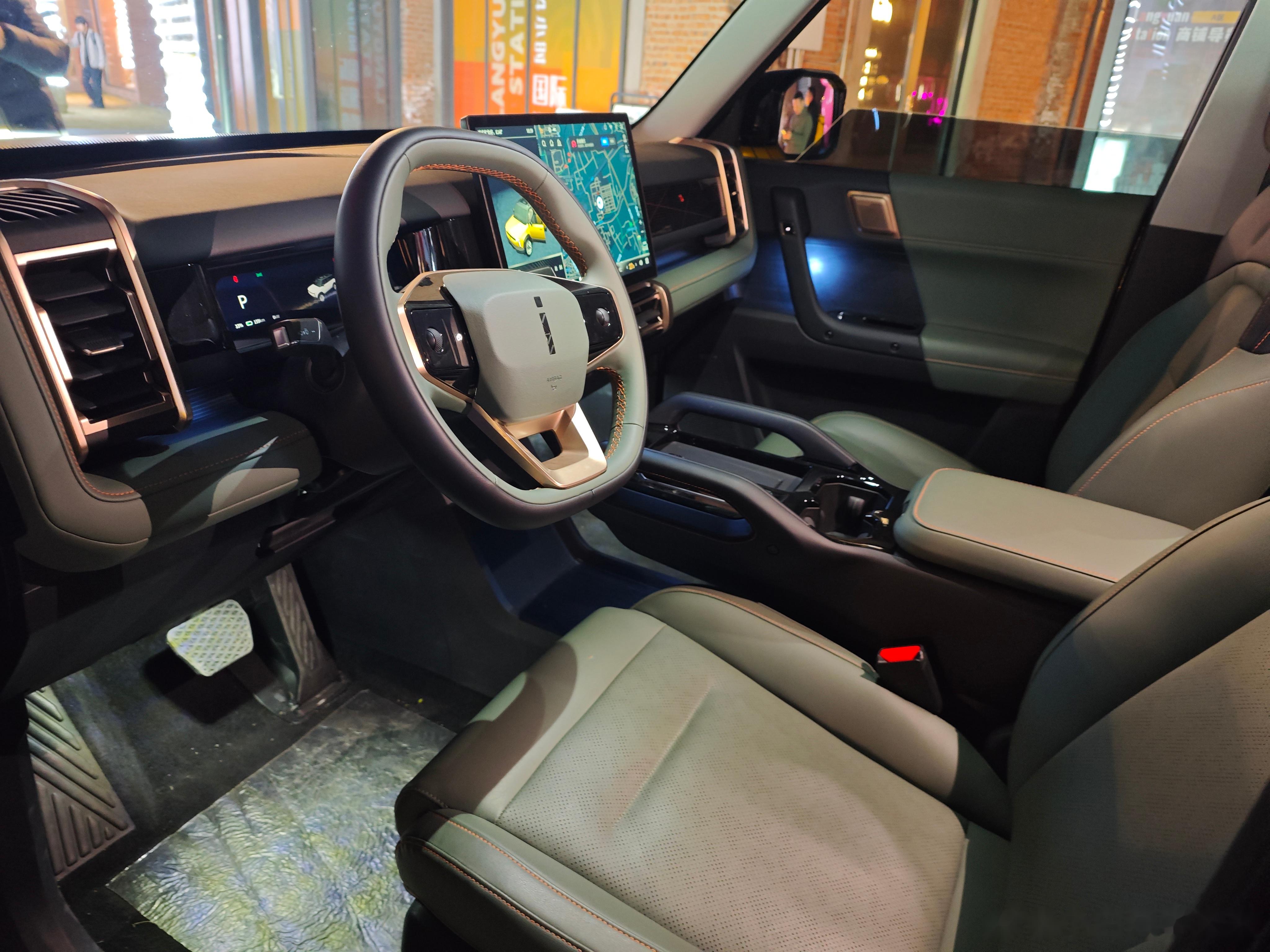 当前位置:>易车>社区>奇瑞e3社区>奇瑞icar03正式上市了六款配置车型