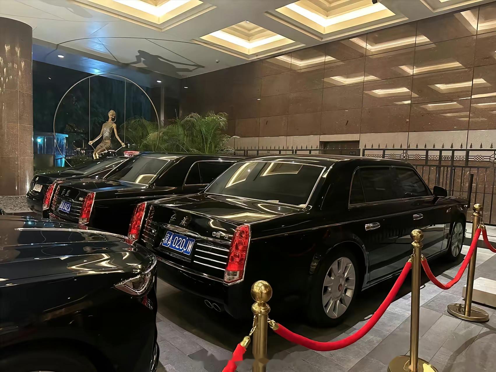 特勤局的品味还是很高的,g55,g65,新款g63都是经典,不知道什么时候用