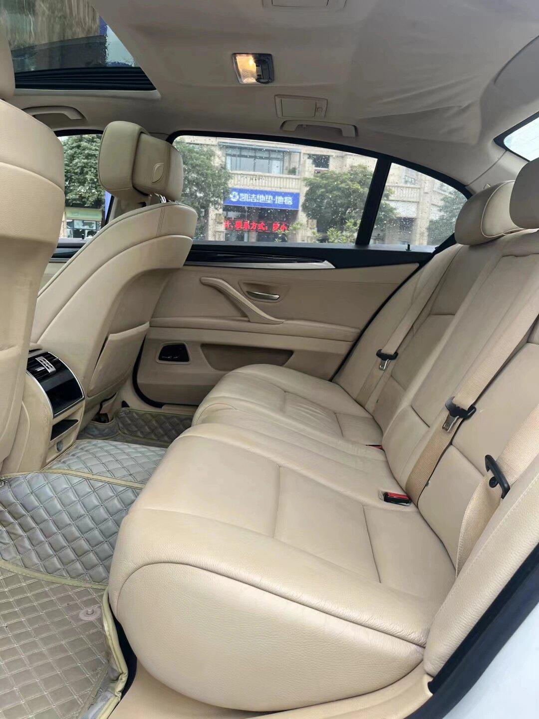 2013年6月宝马525li 领先型 自波 天窗2.0t 一键启动 多功能方向盘