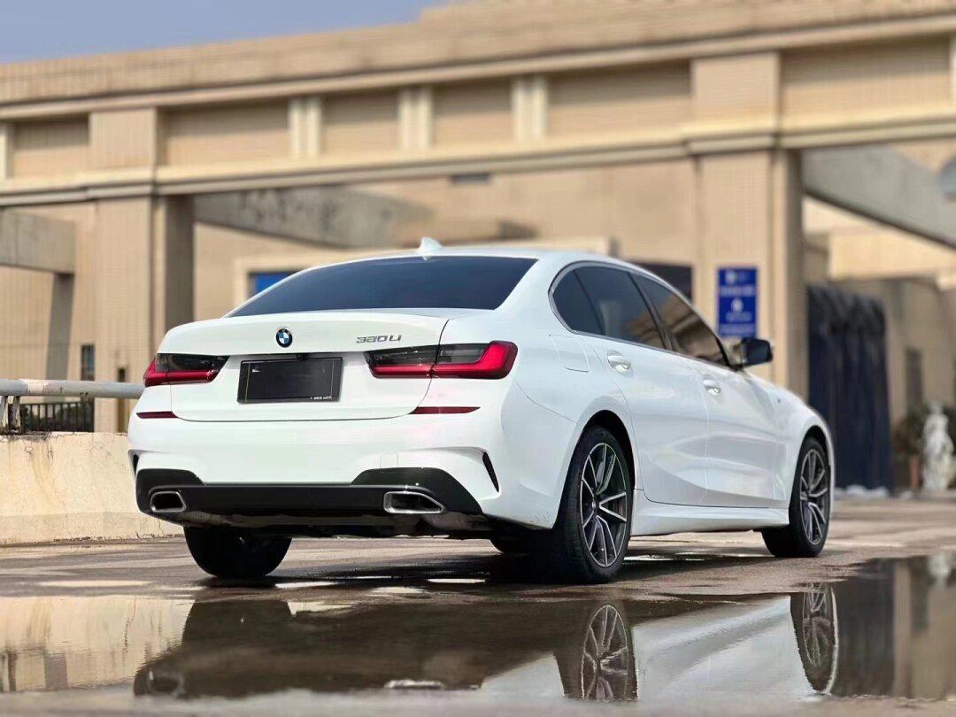 21年6月宝马320li m运动套装,最美白外红内,配置全景天窗,液晶仪表