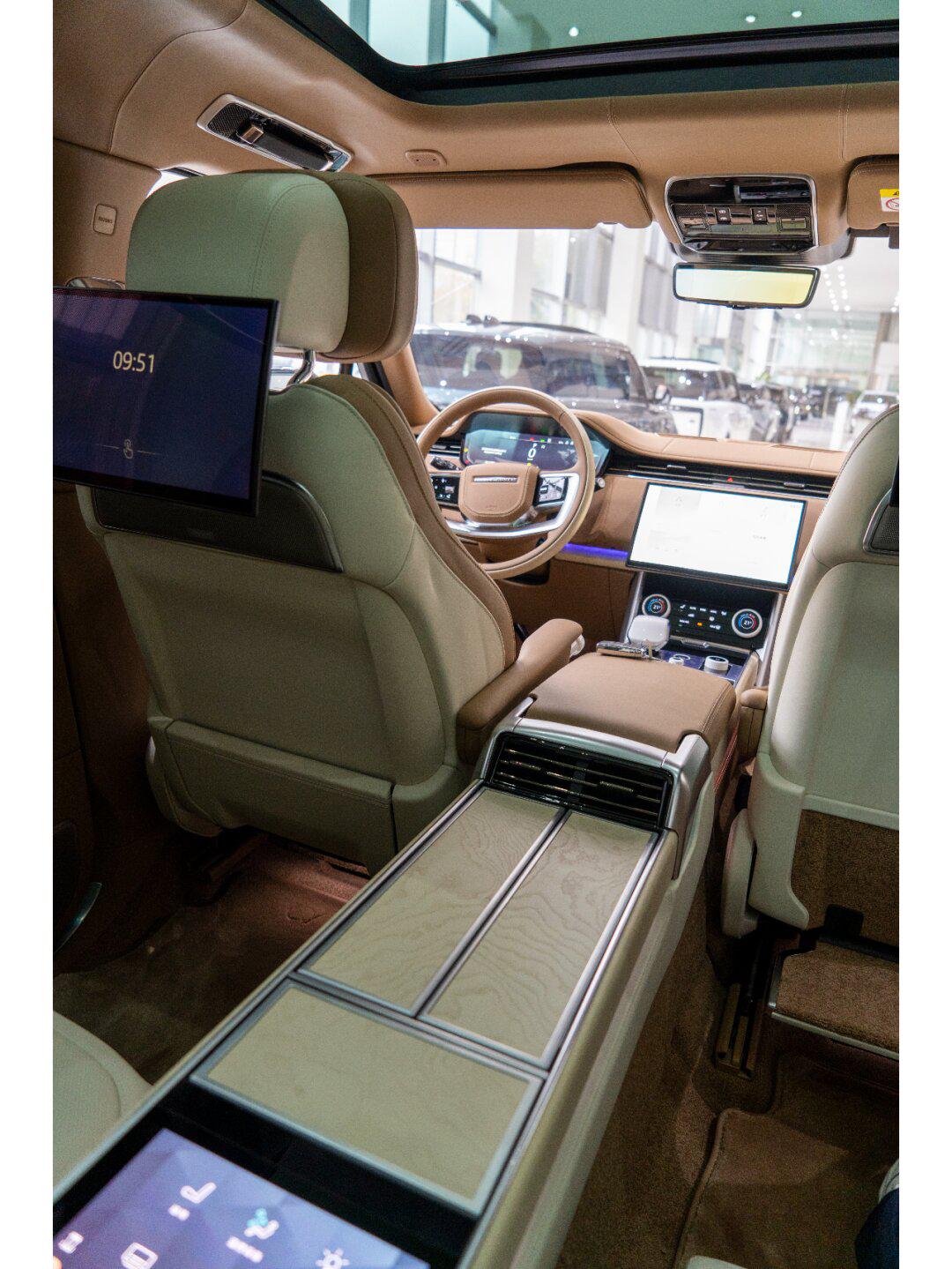 坐进揽胜行政的后排才知道什么叫豪华suv