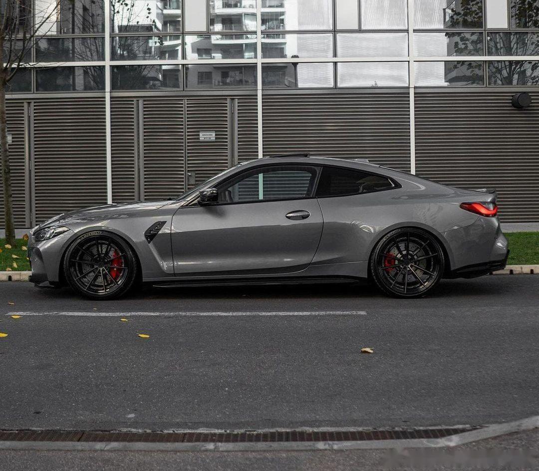 宝马g82m4competition灰色更显低调