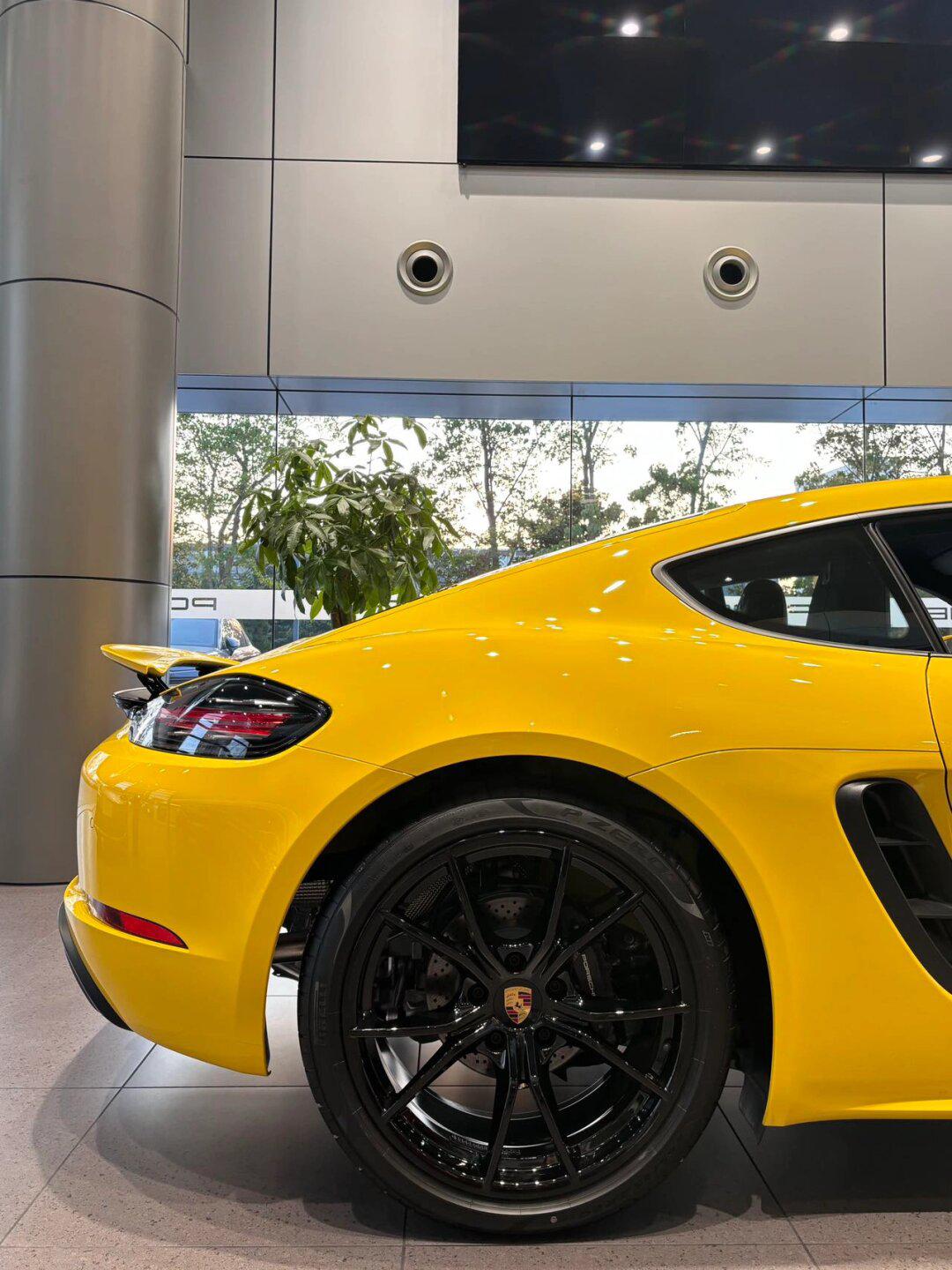 718社区>青春没有售价|冲保时捷718就在当下99>1080_1440竖版 竖屏