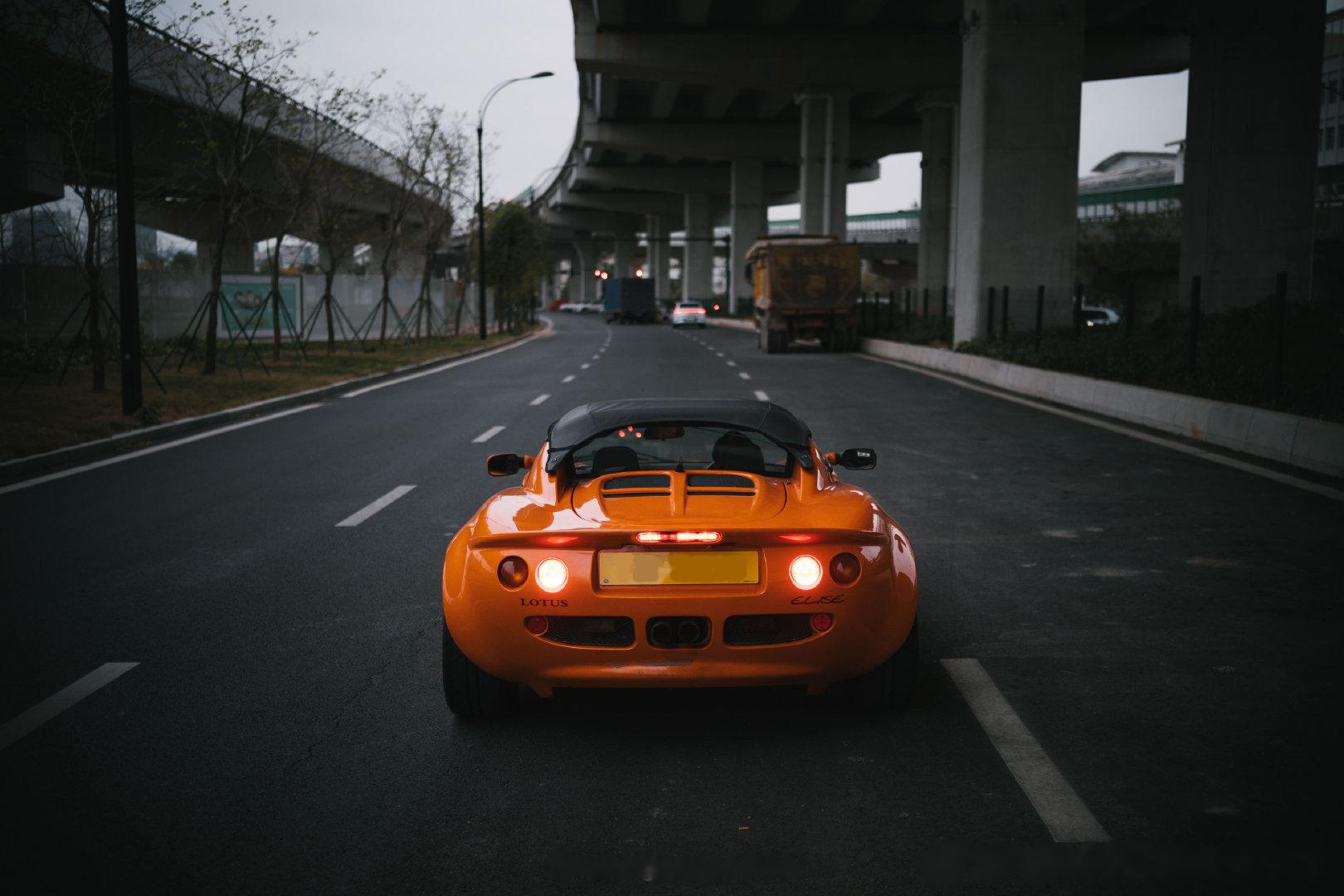 莲花elise series i 一上车发现副驾驶还留有roll cage的安装_路特斯