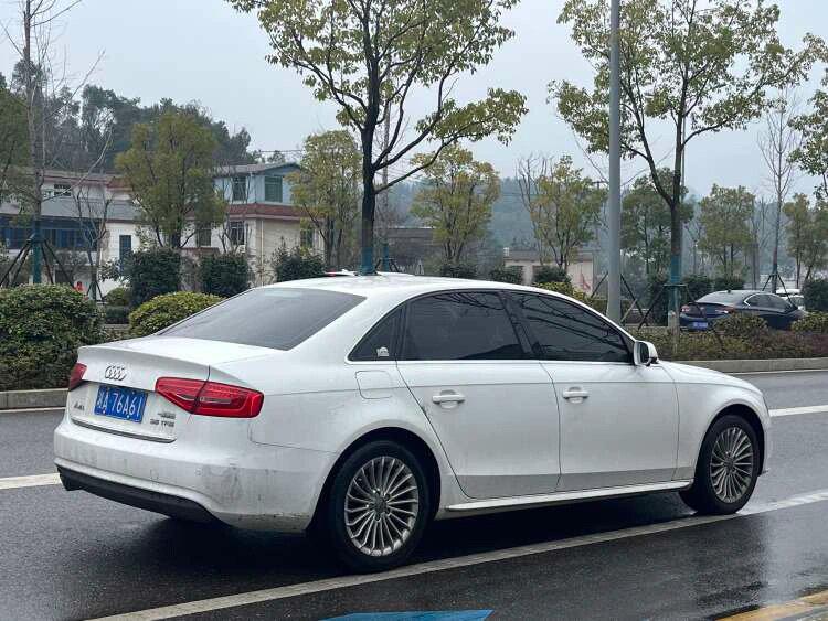 2015款 奥迪a4l 35 tfsi 自动技术型,2014年08月上牌,安全行_奥迪a4l