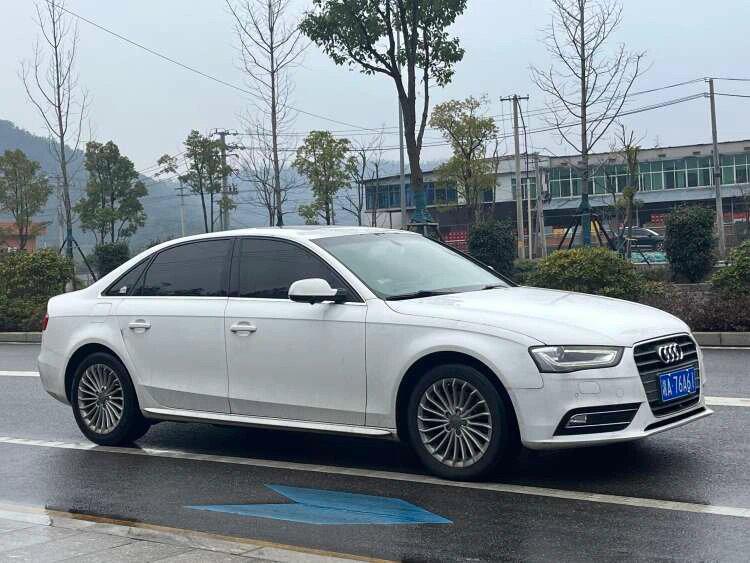 2015款 奥迪a4l 35 tfsi 自动技术型,2014年08月上牌,安全行_奥迪a4l