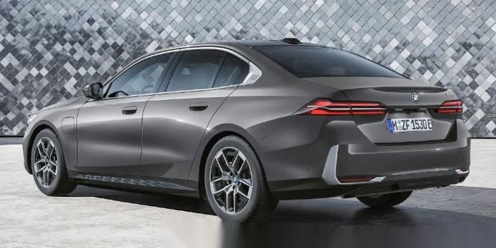 隔壁新款宝马5_奔驰e级社区_易车社区