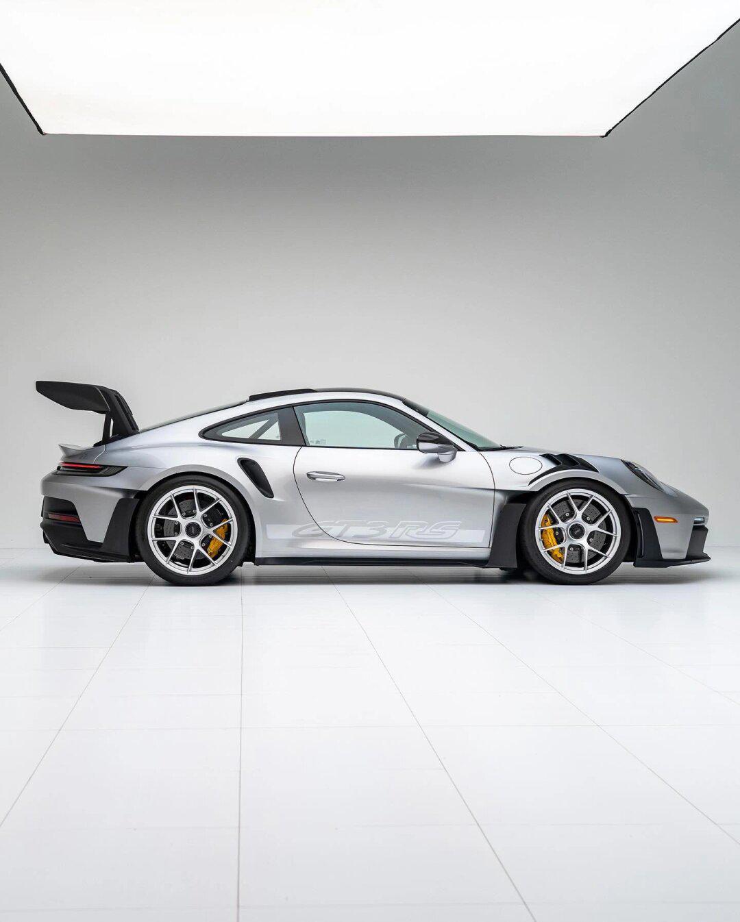 当前位置:>易车>社区>保时捷911社区>992gt3rsgtsilver海外自定!