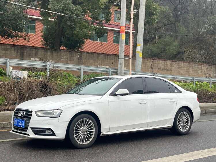 2015款 奥迪a4l 35 tfsi 自动技术型,2014年08月上牌,安全行_奥迪a4l