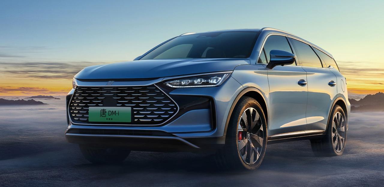 2月28日,比亚迪汽车宣布推出全新汉,唐车型.