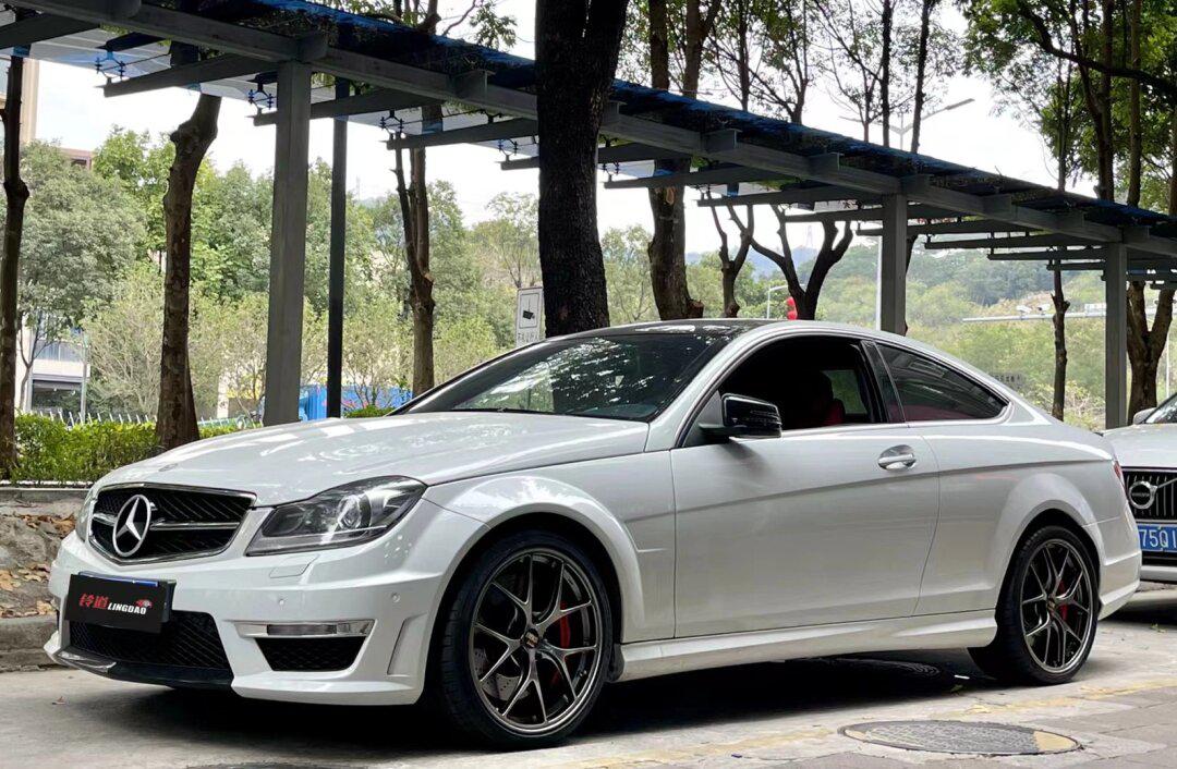 当前位置:>易车>社区>奔驰c级社区>c63呔铃改装>1080_706