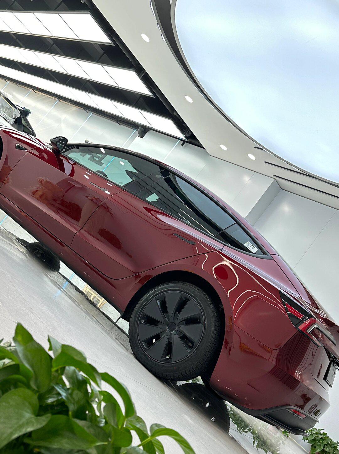 特斯拉搭配这个颜色简直绝配781597