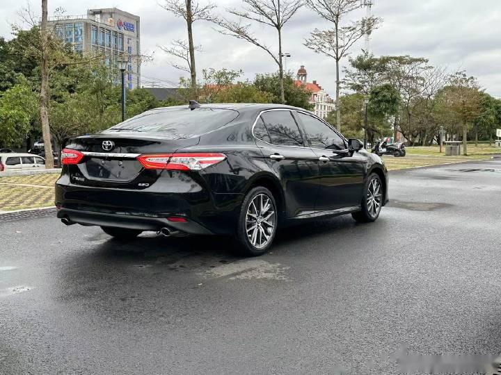 丰田 凯美瑞 2021款 2.5g 豪华版 国vi 22年3月份上牌,1.