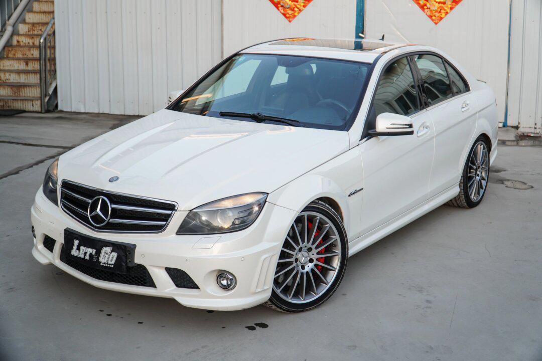 12年奔驰c63高性能版