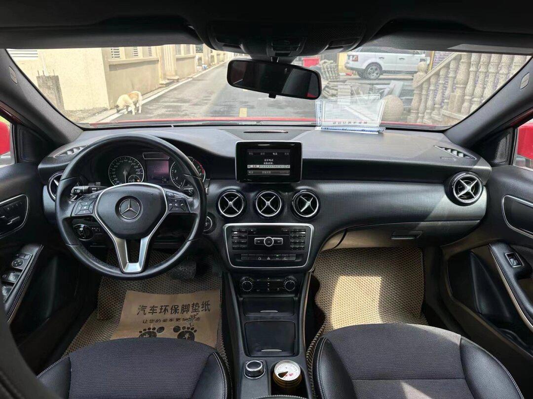 出奔驰a180