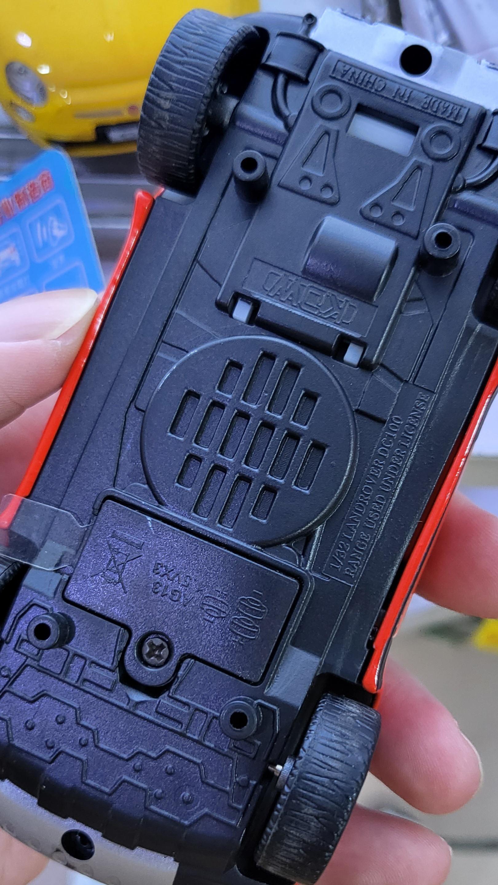 今天玩具店看见的神奇东西 凯迪威出的路虎dc100和小辣椒出的宝马x3