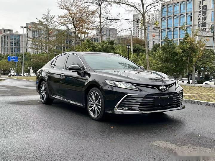 丰田 凯美瑞 2021款 2.5g 豪华版 国vi 22年3月份上牌,1.