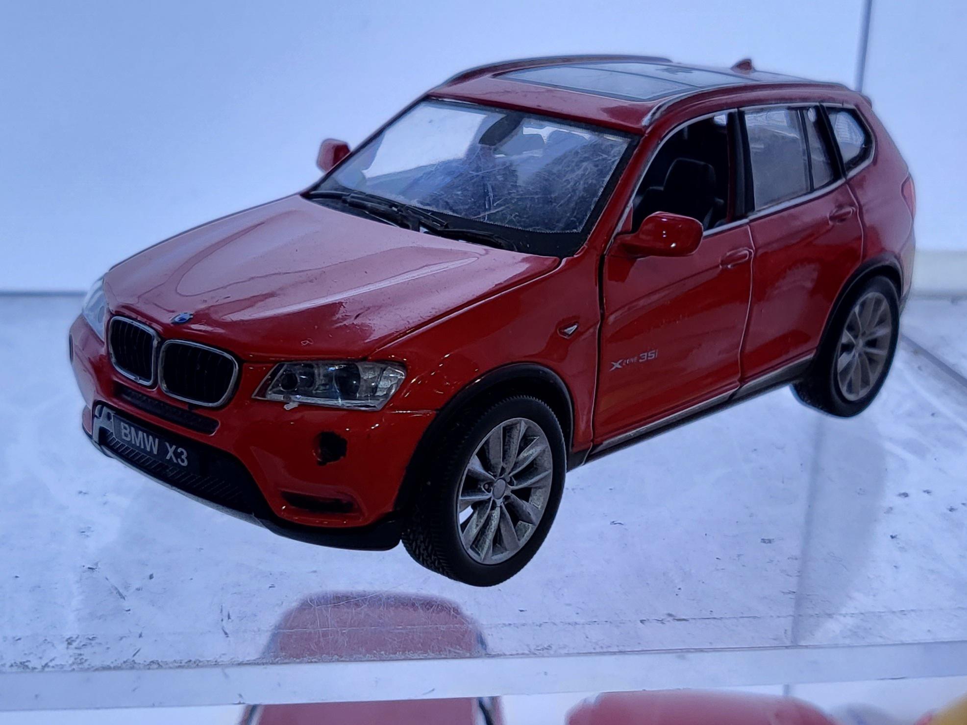 今天玩具店看见的神奇东西 凯迪威出的路虎dc100和小辣椒出的宝马x3