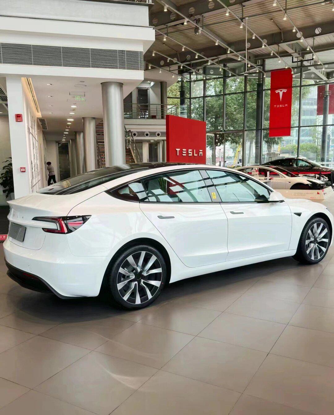 tesla|3.4w77不来看看,等啥_model y社区_易车社区