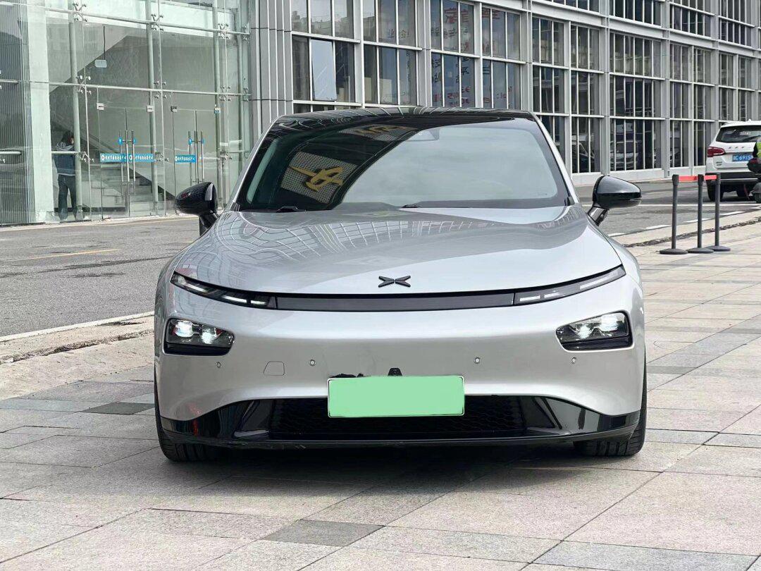 最新到店,2023年2月上牌小鹏p7 纯电续航480e 个人一手车 改装轮毂,碳