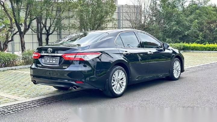 丰田 凯美瑞 2019款 2.5g 豪华版 国vi 20年12月份上牌,2.