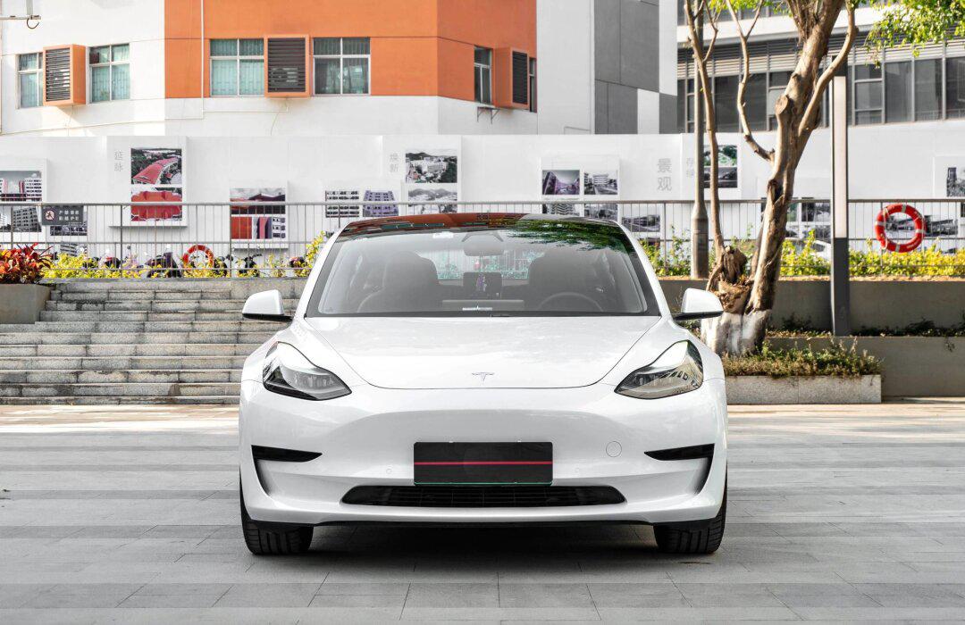 深圳出白色22款model3标续