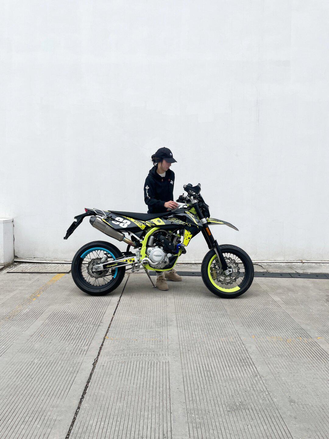 swm | 越野吗?开摩托车的那种!