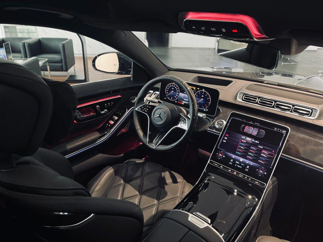 迈巴赫|不太常见的黑色内饰