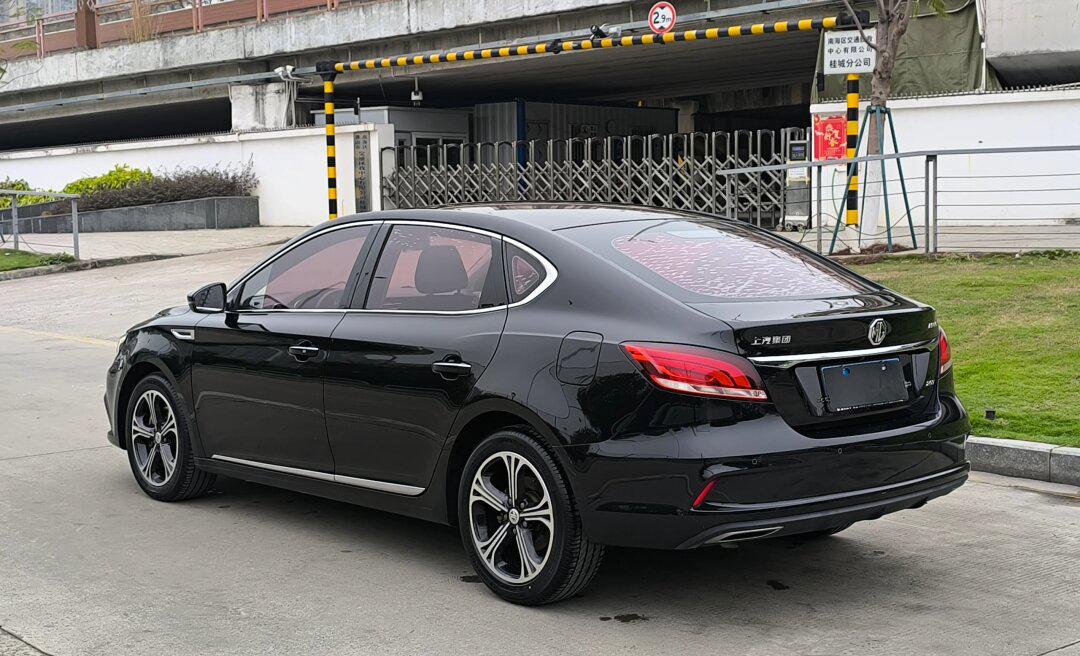 2018年名爵mg620t自动豪华智联版