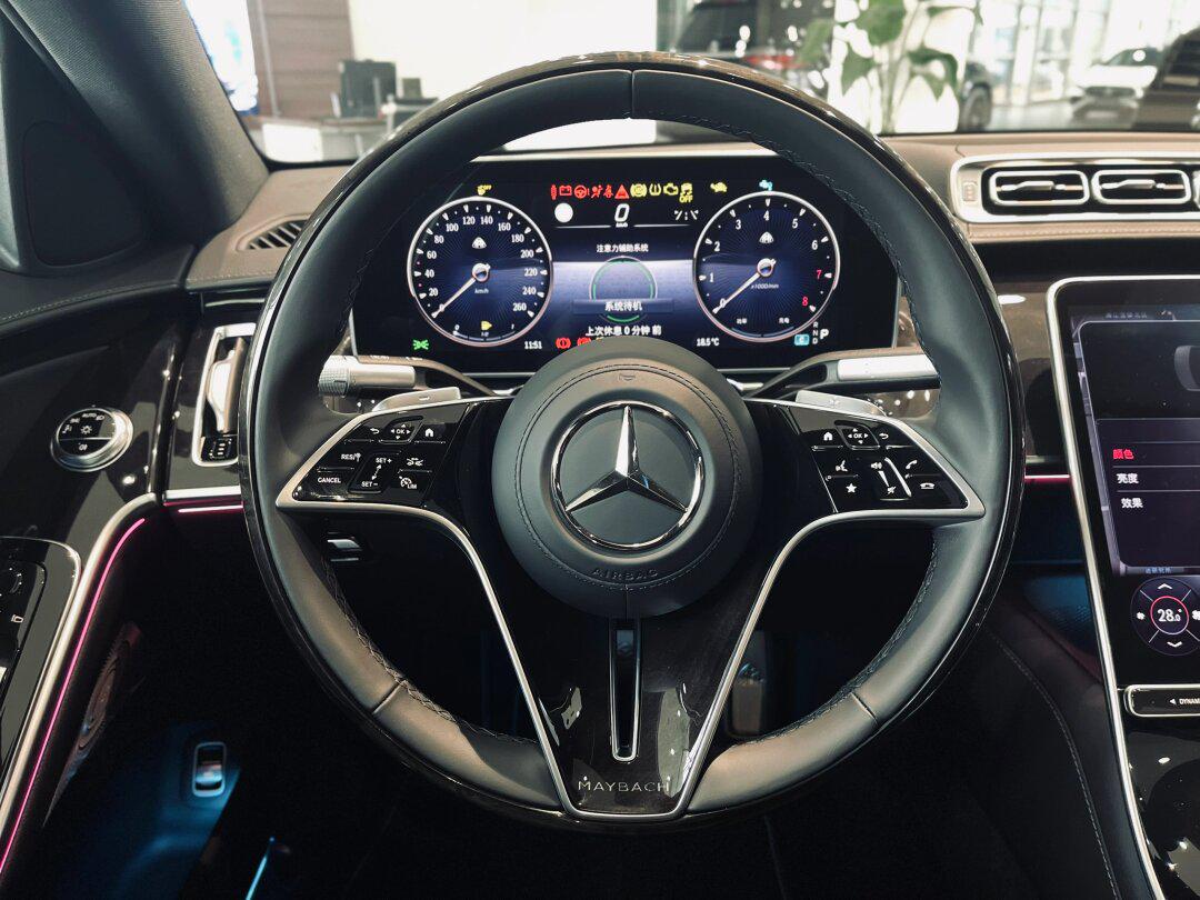 迈巴赫|不太常见的黑色内饰