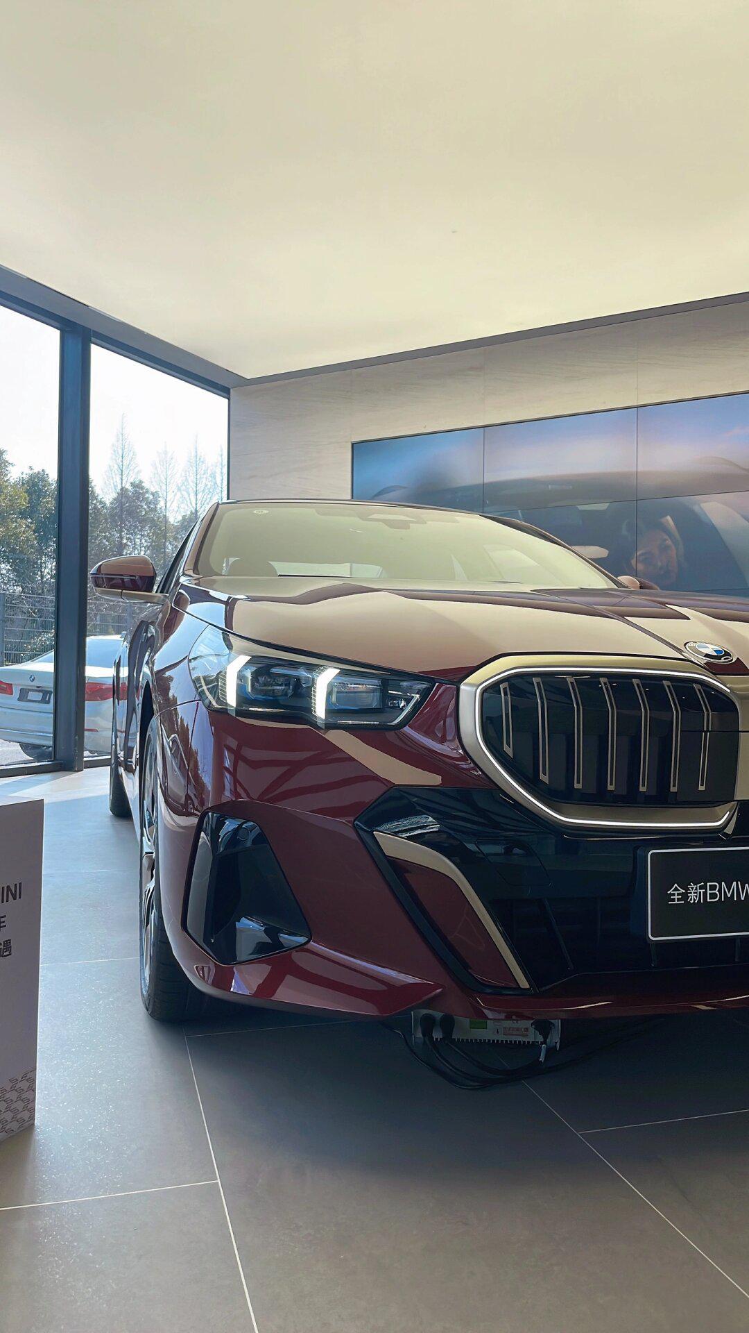 78宝马新款5系 富婆小仙女02♀15带它回家9995_宝马5系社区