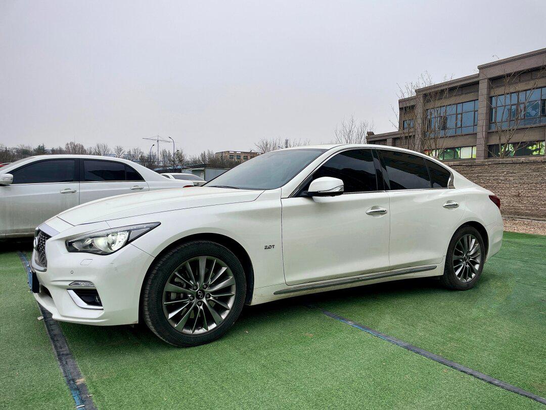 最新车源 21款 英菲尼迪q50l 进享版 新车指导价30.48万 本地小姐姐个