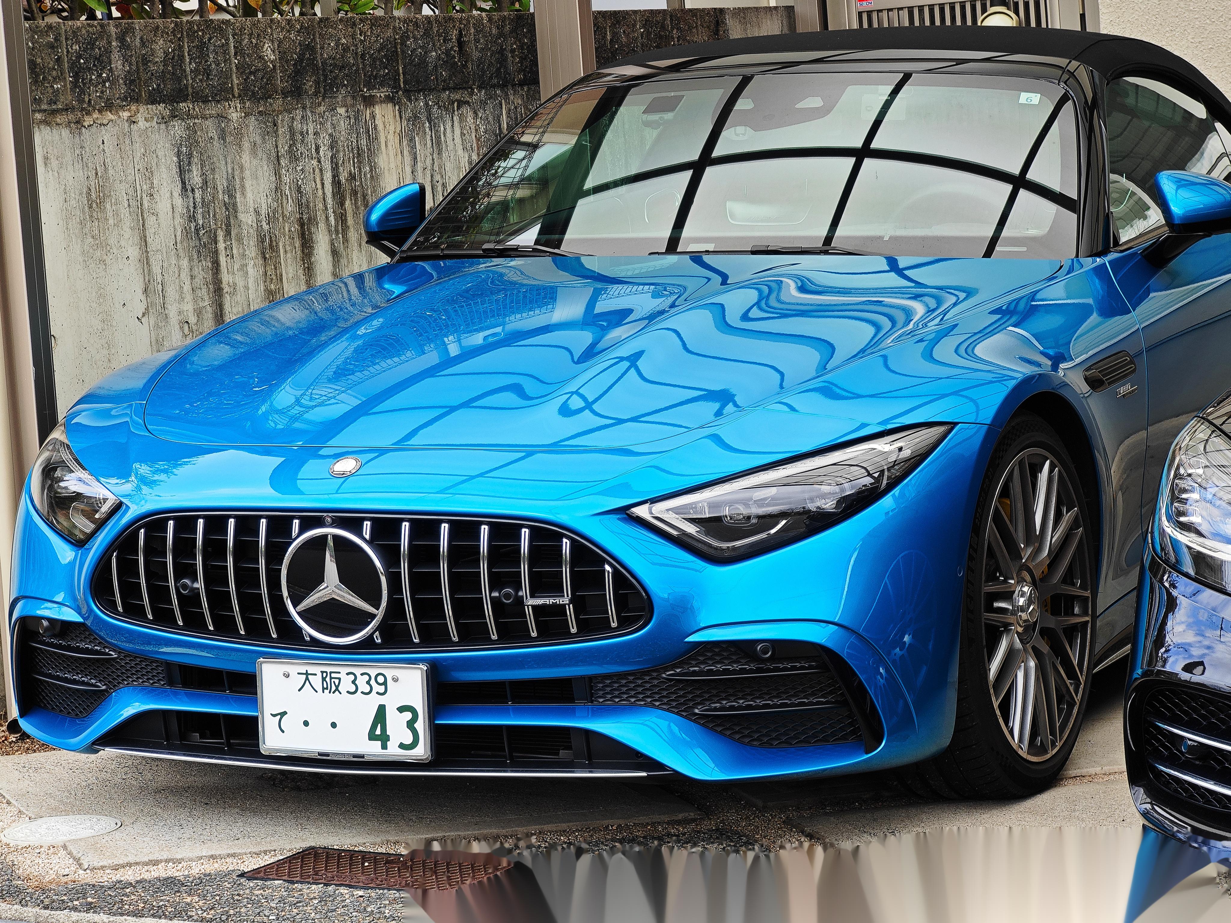 一辆软顶敞篷(amg sl 43) 一辆d级车(奔驰s级 w222) 一辆全尺寸_奔驰s