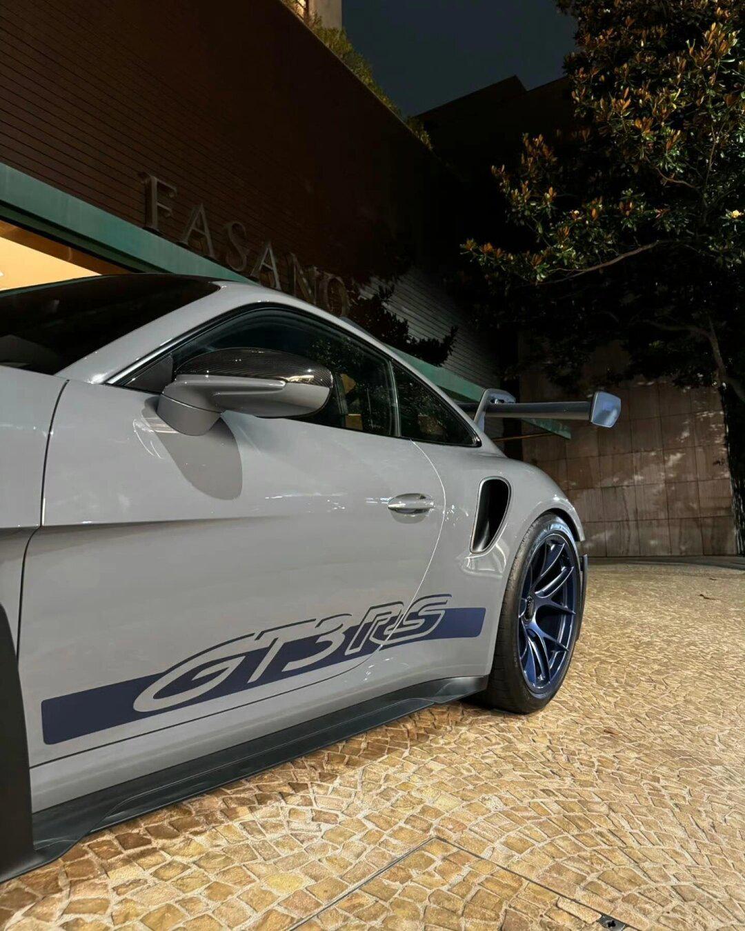 保时捷992gt3rs水泥灰