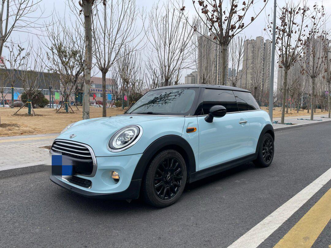 价格可小刀!这是一台2017年10月的mini cooper三门版,新