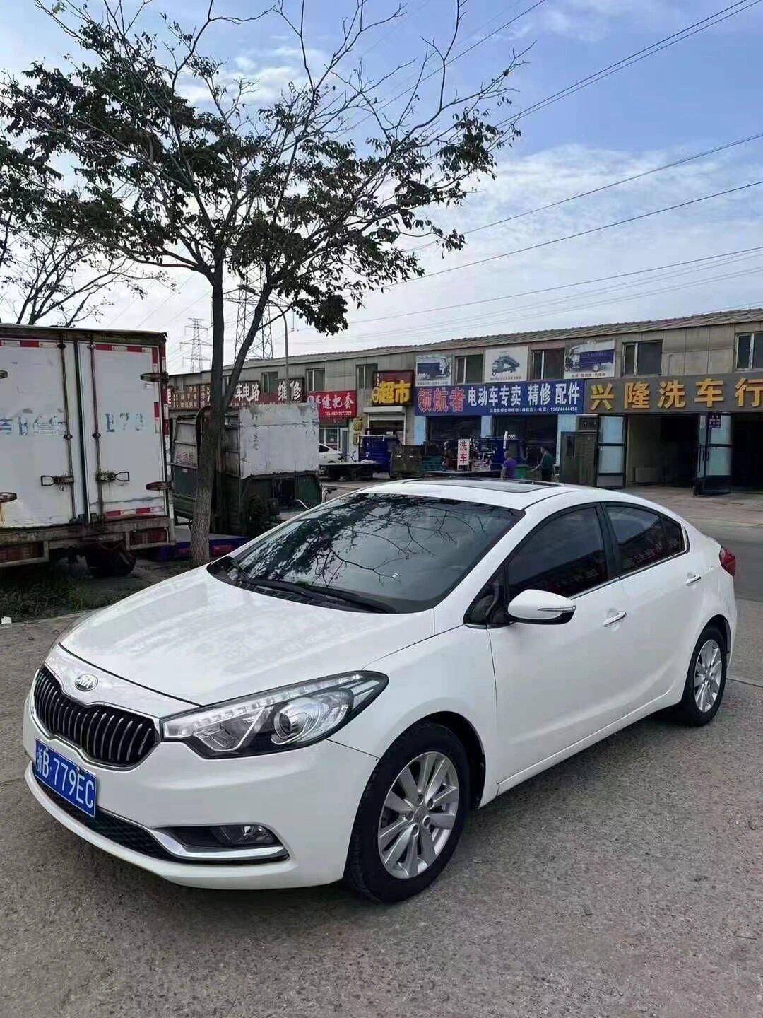 7215年起亚k3自动档天窗便宜批发3xx