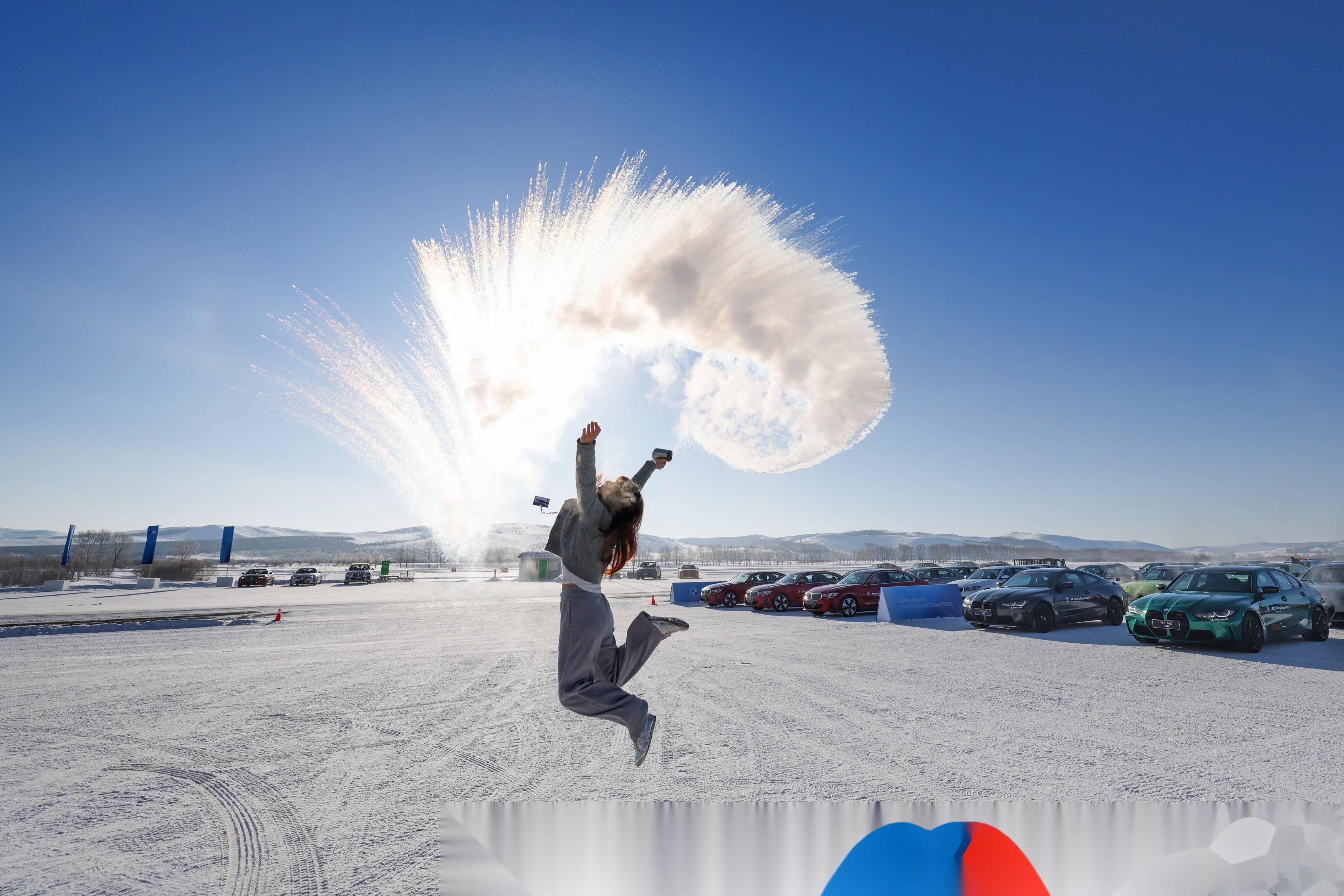 今年的冰雪课程还是玩儿的i3,宝马这个电车太好玩儿了,比较简单,让