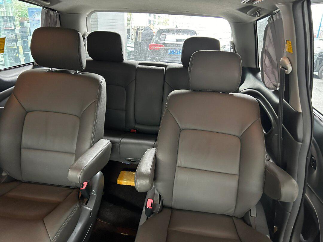 第二代丰田大霸王(普瑞维亚)