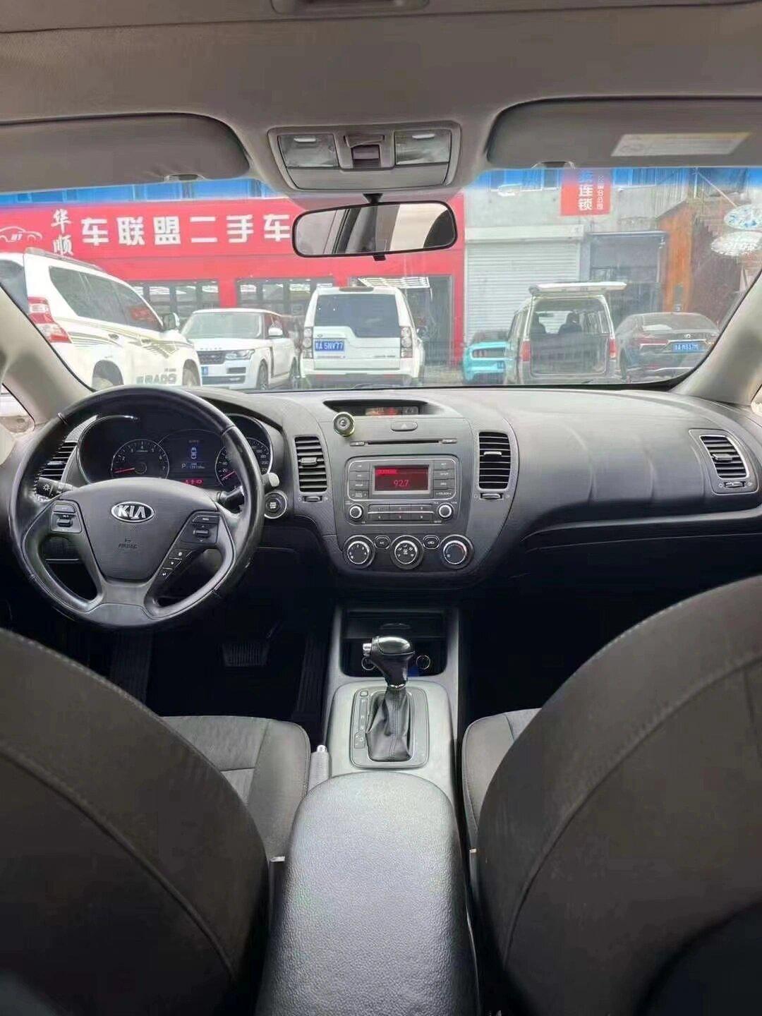 7215年起亚k3自动档天窗便宜批发3xx