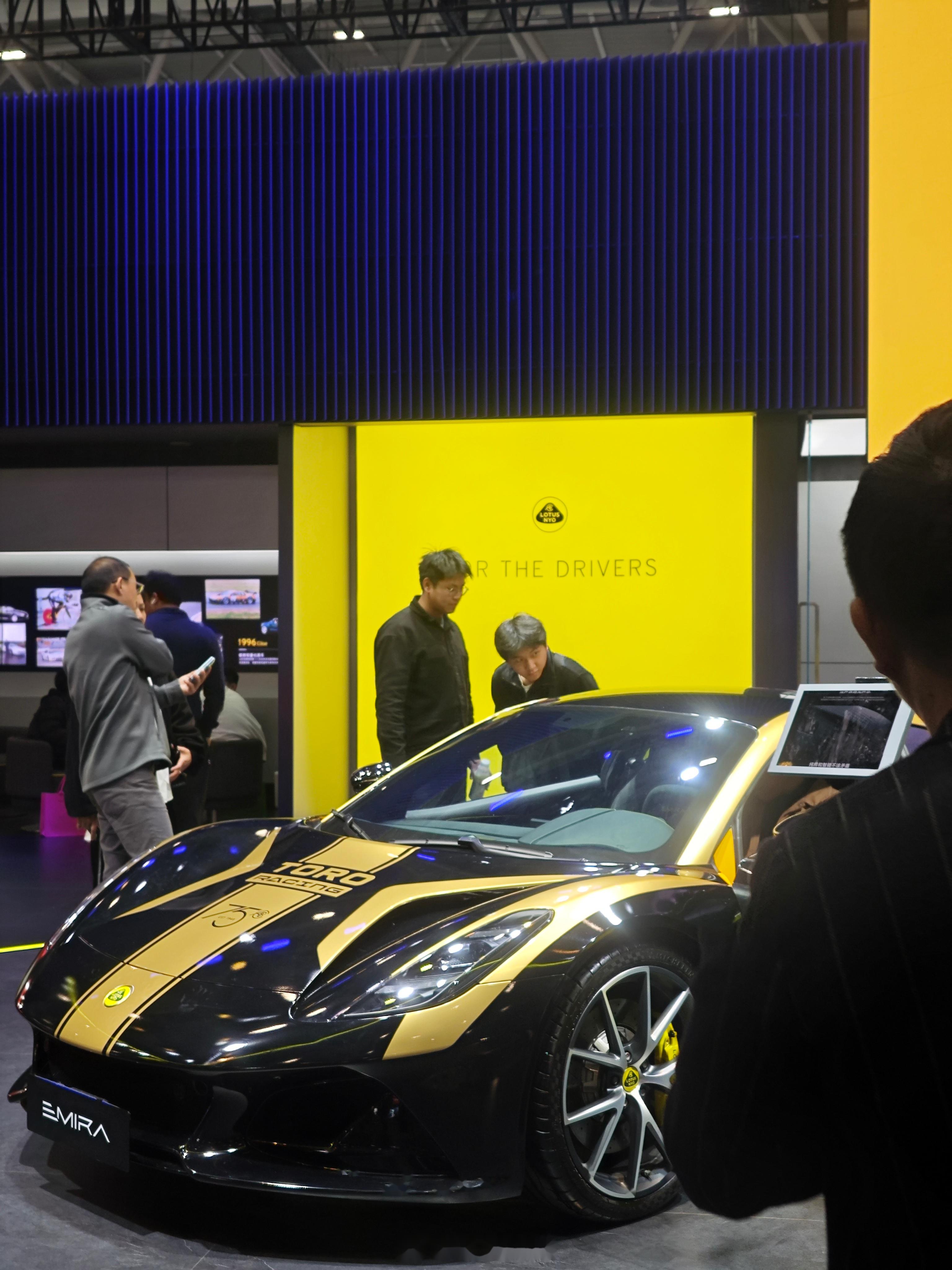 来深圳国际会展中心打卡九州车展啦!