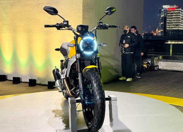 全新杜卡迪自游scrambler上市,售价8.99-10.