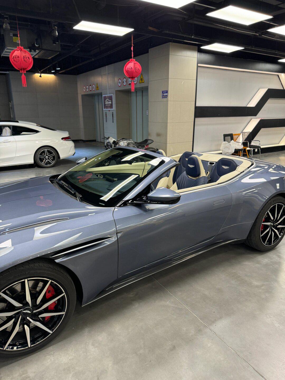 20年9月阿斯顿马丁db11敞篷 一手 行驶10800km 原版车况 升级92?