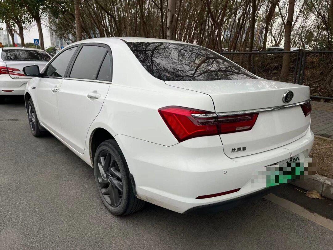 比亚迪秦ev450